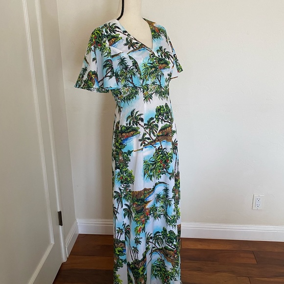 True Vintage Hawaiian Maxi Dress Made in Hawaii circa 1970’s - Picture 2 of 7